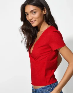 Page One T-shirt - Wikkellook - rood Fashion